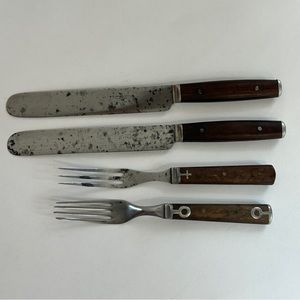 Northampton Cutlery Co. - Antique - 2 knifes & 2 Forks